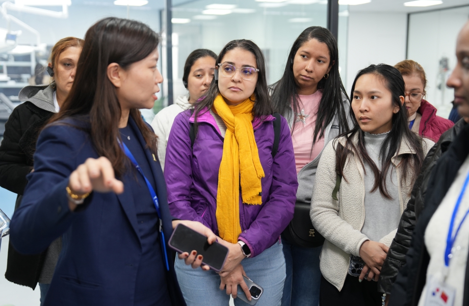 戴維醫(yī)療_湖南省兒童醫(yī)院國際交流中心專家團蒞臨戴維醫(yī)療，共商合作新機遇！