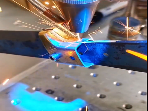 智能焊接機器人價格是多少?貴不貴? 焊接機器人價格