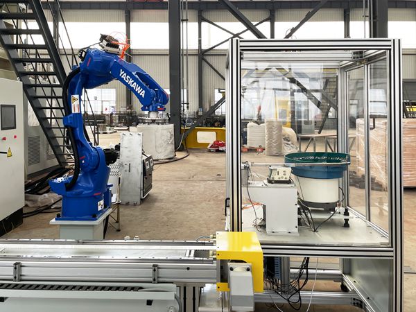 青島賽邦生產(chǎn)的碼垛機器人生產(chǎn)線展示