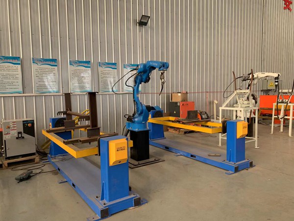 自動焊接設備的程序介紹 青島賽邦生產(chǎn)的自動焊接設備展示