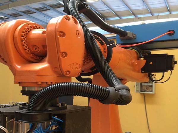 焊接機器人廠家提醒您：機器停機后該注意什么？