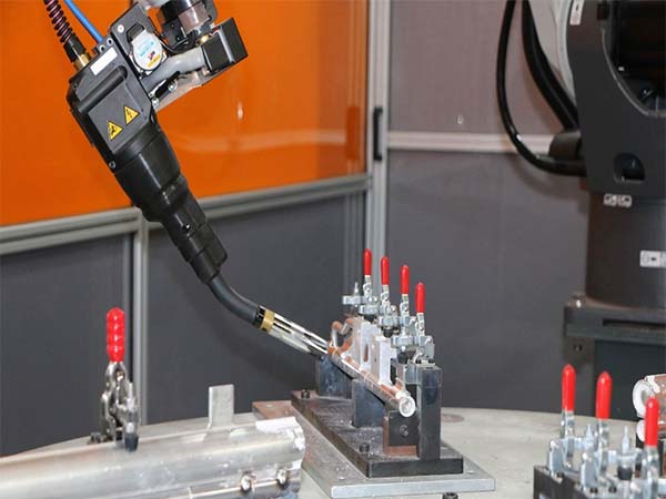 全自動焊接機器人的焊接工藝流程 全自動焊接機器人的焊接工藝流程