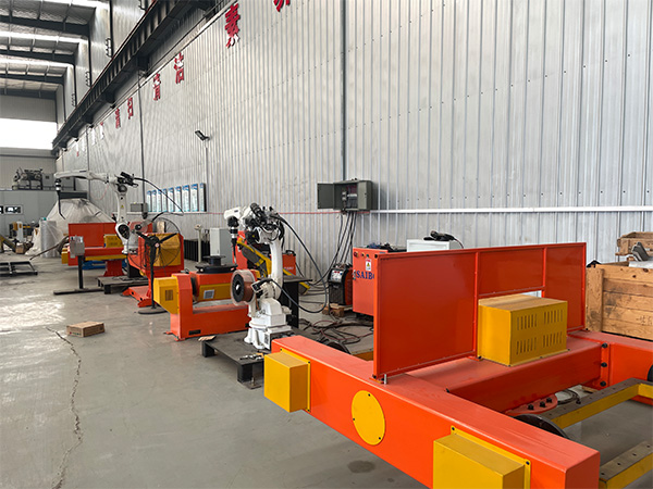 焊接機器人生產(chǎn)線實現(xiàn)無人化焊接 焊接機器人生產(chǎn)線實現(xiàn)無人化焊接