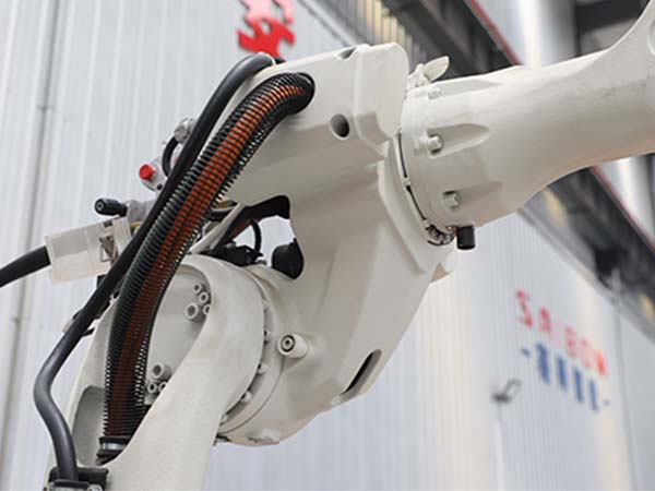 工業(yè)焊接機(jī)器人是如何發(fā)展起來的？