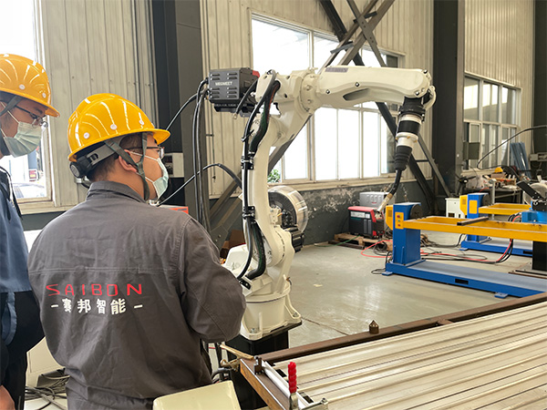 自動焊接設備和半自動焊接設備我們該怎樣選？