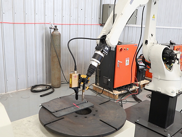 智能焊接機器人在工程機械制造行業(yè)中的應(yīng)用