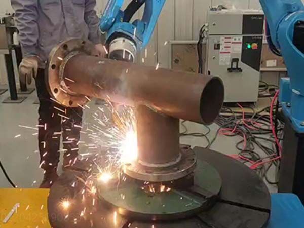 什么是管道焊接機器人? 什么是管道焊接機器人?