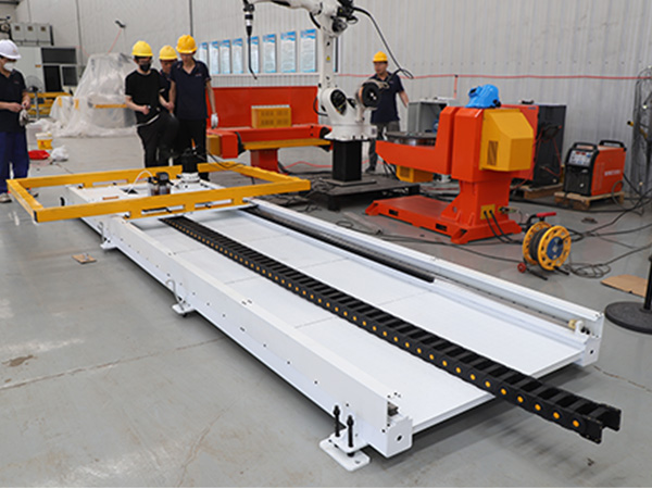 機(jī)器人行走地軌的注意事項 機(jī)器人行走地軌的注意事項